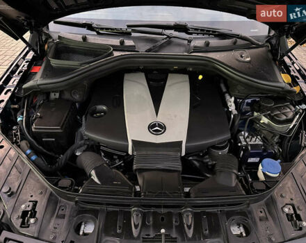 Синій Мерседес М-Клас, об'ємом двигуна 2.99 л та пробігом 242 тис. км за 21799 $, фото 57 на Automoto.ua