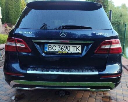 Синий Мерседес М-Класс, объемом двигателя 2.99 л и пробегом 191 тыс. км за 26500 $, фото 5 на Automoto.ua