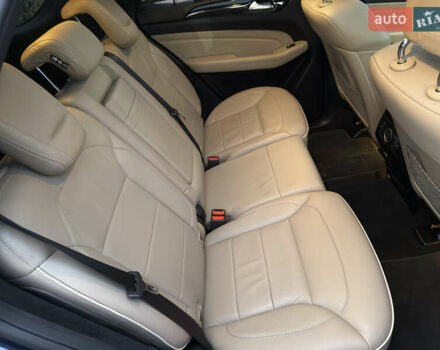 Синій Мерседес М-Клас, об'ємом двигуна 2.99 л та пробігом 242 тис. км за 21799 $, фото 52 на Automoto.ua