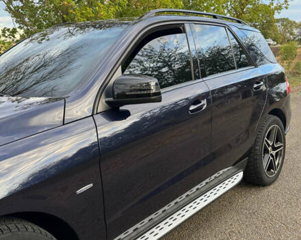 Синий Мерседес М-Класс, объемом двигателя 2.99 л и пробегом 220 тыс. км за 24500 $, фото 4 на Automoto.ua