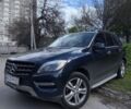 Синий Мерседес М-Класс, объемом двигателя 2.99 л и пробегом 320 тыс. км за 15500 $, фото 1 на Automoto.ua