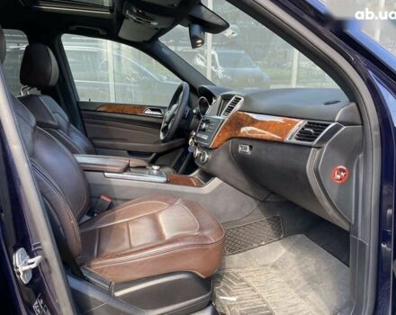 Синий Мерседес М-Класс, объемом двигателя 2.1 л и пробегом 307 тыс. км за 21999 $, фото 9 на Automoto.ua