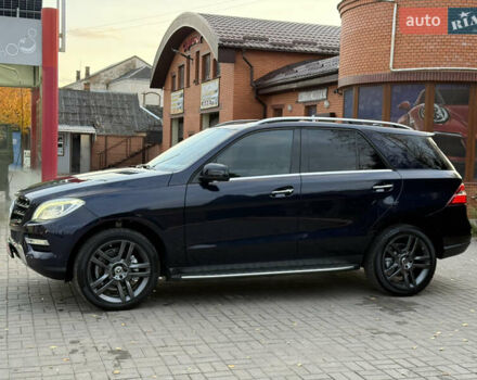 Синій Мерседес М-Клас, об'ємом двигуна 2.99 л та пробігом 242 тис. км за 21799 $, фото 7 на Automoto.ua