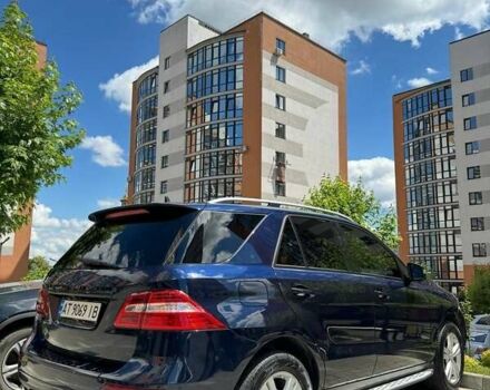 Синий Мерседес М-Класс, объемом двигателя 3.5 л и пробегом 150 тыс. км за 19500 $, фото 6 на Automoto.ua