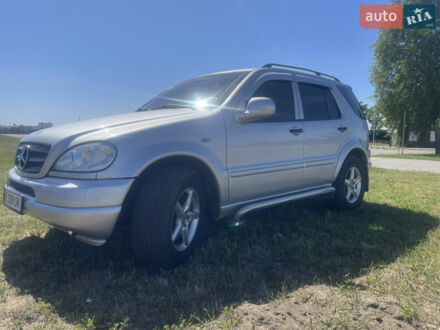 Синій Мерседес М-Клас, об'ємом двигуна 3.2 л та пробігом 400 тис. км за 5500 $, фото 1 на Automoto.ua