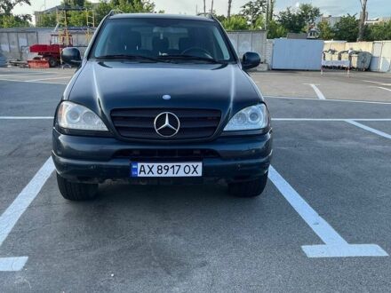 Синій Мерседес М-Клас, об'ємом двигуна 3.2 л та пробігом 320 тис. км за 5000 $, фото 1 на Automoto.ua