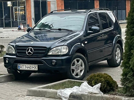 Мерседес М-Класс 2001 в Ивано-Франковске на Automoto.ua Синий Мерседес М-Класс, объемом двигателя 2.69 л и пробегом 292 тыс. км за 7800 $, фото 1 на Automoto.ua