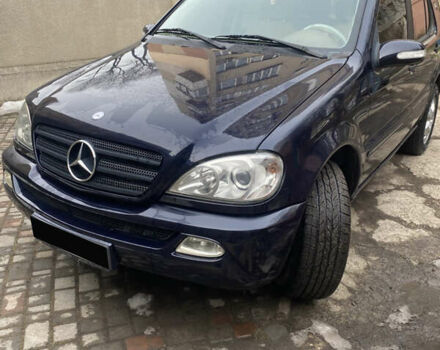 Синий Мерседес М-Класс, объемом двигателя 2.7 л и пробегом 245 тыс. км за 7500 $, фото 1 на Automoto.ua