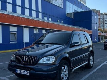 Синій Мерседес М-Клас, об'ємом двигуна 4 л та пробігом 300 тис. км за 5999 $, фото 1 на Automoto.ua