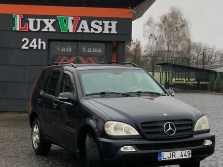 Синий Мерседес М-Класс, объемом двигателя 2.7 л и пробегом 360 тыс. км за 4800 $, фото 1 на Automoto.ua