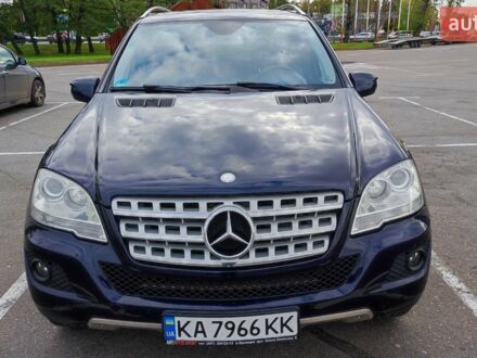 Синій Мерседес М-Клас, об'ємом двигуна 3 л та пробігом 323 тис. км за 12000 $, фото 1 на Automoto.ua