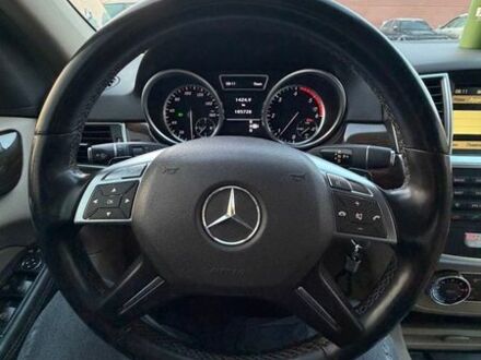 Синій Мерседес М-Клас, об'ємом двигуна 3 л та пробігом 185 тис. км за 18750 $, фото 1 на Automoto.ua