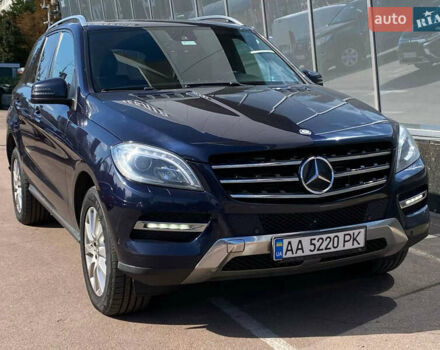 Мерседес М-Класс 2013 в Киеве на Automoto.ua Синий Мерседес М-Класс, объемом двигателя 2.14 л и пробегом 307 тыс. км за 16900 $, фото 1 на Automoto.ua