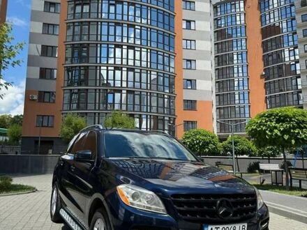 Мерседес М-Класс 2014 в Ивано-Франковске на Automoto.ua Синий Мерседес М-Класс, объемом двигателя 3.5 л и пробегом 150 тыс. км за 19700 $, фото 1 на Automoto.ua
