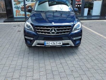 Синий Мерседес М-Класс, объемом двигателя 3 л и пробегом 220 тыс. км за 25000 $, фото 1 на Automoto.ua