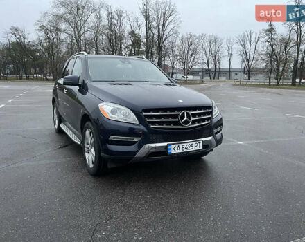 Синий Мерседес М-Класс, объемом двигателя 2.14 л и пробегом 147 тыс. км за 22500 $, фото 1 на Automoto.ua