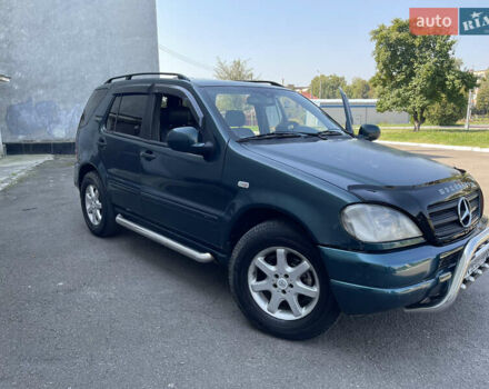 Зеленый Мерседес М-Класс, объемом двигателя 3.2 л и пробегом 253 тыс. км за 4000 $, фото 8 на Automoto.ua