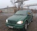 Зеленый Мерседес М-Класс, объемом двигателя 2.7 л и пробегом 350 тыс. км за 8441 $, фото 1 на Automoto.ua