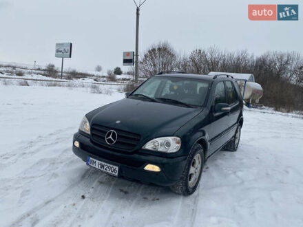 Зеленый Мерседес М-Класс, объемом двигателя 2.7 л и пробегом 348 тыс. км за 4250 $, фото 1 на Automoto.ua