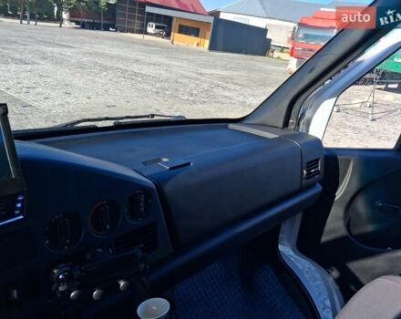 Білий Мерседес MB-Class, об'ємом двигуна 2.87 л та пробігом 40 тис. км за 9500 $, фото 14 на Automoto.ua