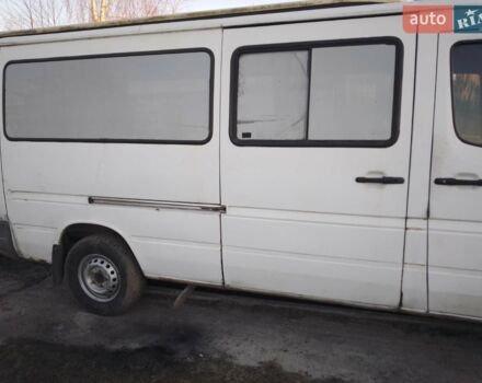 Белый Мерседес MB-Class, объемом двигателя 2.69 л и пробегом 680 тыс. км за 7500 $, фото 2 на Automoto.ua