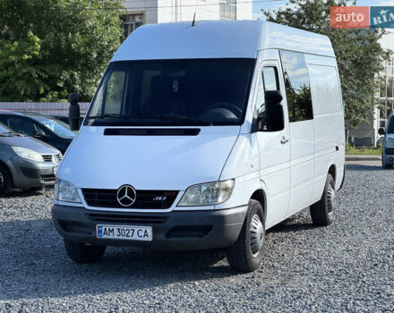 Белый Мерседес MB-Class, объемом двигателя 2.15 л и пробегом 344 тыс. км за 9999 $, фото 3 на Automoto.ua