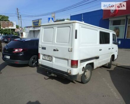 Білий Мерседес MB-Class, об'ємом двигуна 0 л та пробігом 330 тис. км за 2800 $, фото 1 на Automoto.ua