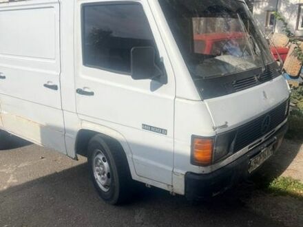 Белый Мерседес MB-Class, объемом двигателя 2.4 л и пробегом 400 тыс. км за 900 $, фото 1 на Automoto.ua