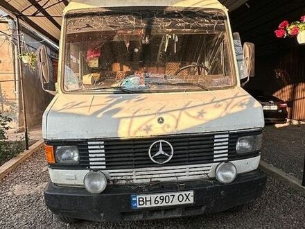 Білий Мерседес MB-Class, об'ємом двигуна 4 л та пробігом 300 тис. км за 3000 $, фото 1 на Automoto.ua