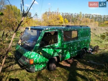 Мерседес MB-Class 1991 у Чернігові на Automoto.ua Білий Мерседес MB-Class, об'ємом двигуна 2.4 л та пробігом 303 тис. км за 1500 $, фото 1 на Automoto.ua