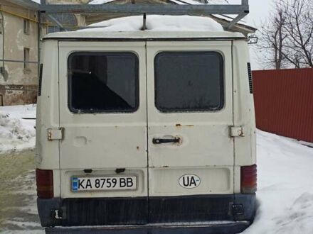 Белый Мерседес MB-Class, объемом двигателя 1.98 л и пробегом 300 тыс. км за 1700 $, фото 1 на Automoto.ua