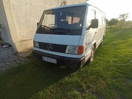 Белый Мерседес MB-Class, объемом двигателя 2.35 л и пробегом 450 тыс. км за 1850 $, фото 1 на Automoto.ua