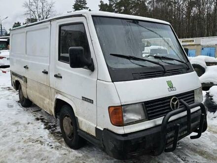 Белый Мерседес MB-Class, объемом двигателя 2.3 л и пробегом 362 тыс. км за 1300 $, фото 1 на Automoto.ua