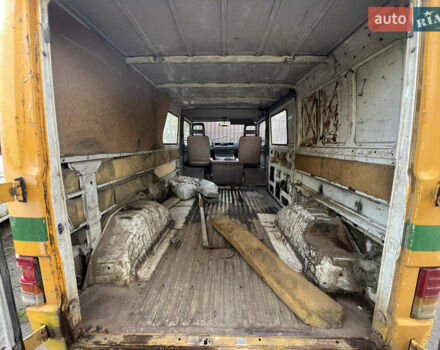 Жовтий Мерседес MB-Class, об'ємом двигуна 2.4 л та пробігом 1 тис. км за 1700 $, фото 6 на Automoto.ua