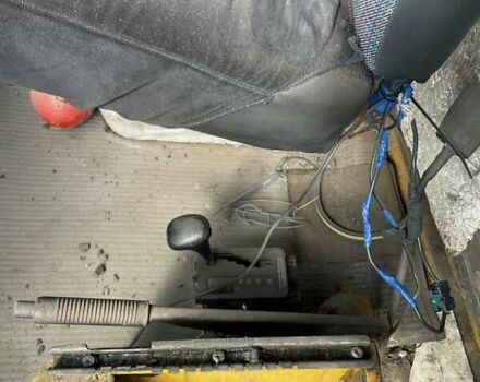Жовтий Мерседес MB-Class, об'ємом двигуна 2.3 л та пробігом 320 тис. км за 1200 $, фото 8 на Automoto.ua