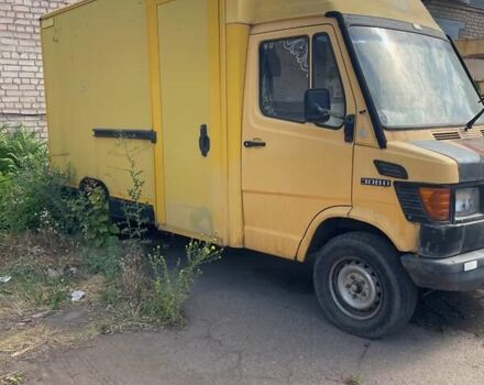 Жовтий Мерседес MB-Class, об'ємом двигуна 2.3 л та пробігом 320 тис. км за 1200 $, фото 1 на Automoto.ua