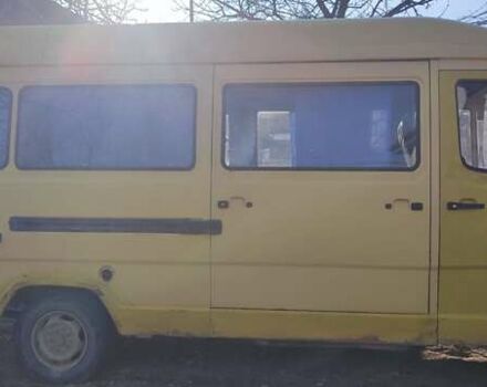 Желтый Мерседес MB-Class, объемом двигателя 2.9 л и пробегом 100 тыс. км за 1300 $, фото 2 на Automoto.ua