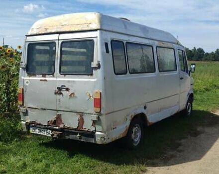 Мерседес MB-Class 1987 в Коломые на Automoto.ua Серый Мерседес MB-Class, объемом двигателя 2.4 л и пробегом 600 тыс. км за 800 $, фото 3 на Automoto.ua