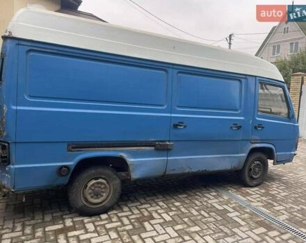Синий Мерседес MB-Class, объемом двигателя 2.4 л и пробегом 300 тыс. км за 800 $, фото 3 на Automoto.ua
