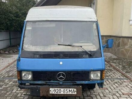 Синий Мерседес MB-Class, объемом двигателя 2.4 л и пробегом 300 тыс. км за 800 $, фото 1 на Automoto.ua