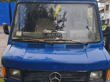 Мерседес MB-Class 1994 у Кицмане на Automoto.ua Синій Мерседес MB-Class, об'ємом двигуна 2.3 л та пробігом 590 тис. км за 1800 $, фото 1 на Automoto.ua