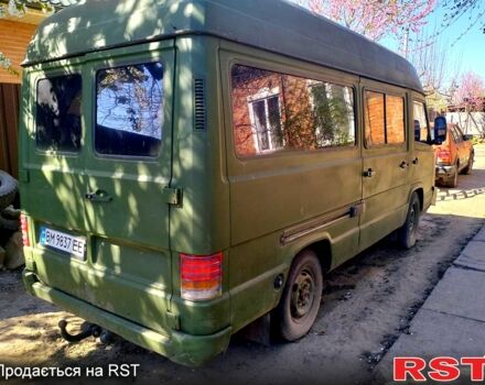 Белый Мерседес МБ100, объемом двигателя 2.4 л и пробегом 300 тыс. км за 2700 $, фото 3 на Automoto.ua