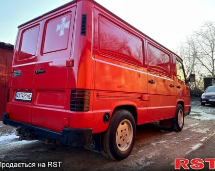 Красный Мерседес МБ100, объемом двигателя 2.4 л и пробегом 260 тыс. км за 5000 $, фото 4 на Automoto.ua
