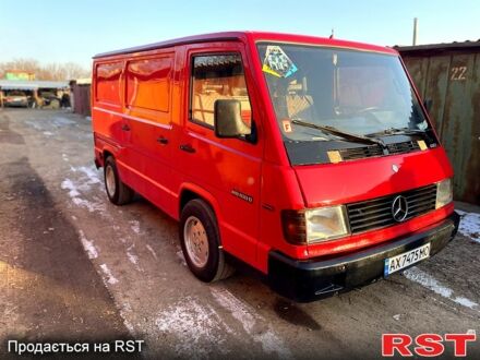 Мерседес МБ100 1994 в Харькове на Automoto.ua Красный Мерседес МБ100, объемом двигателя 2.4 л и пробегом 260 тыс. км за 5000 $, фото 1 на Automoto.ua