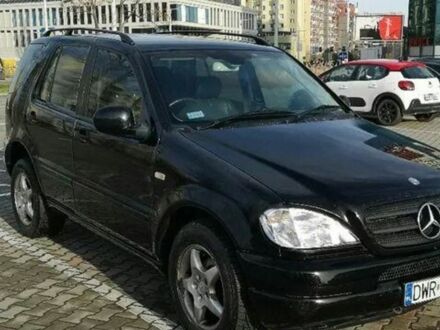 Мерседес МЛ 270 2001 у Луцьку на Automoto.ua Чорний Мерседес МЛ 270, об'ємом двигуна 2.7 л та пробігом 310 тис. км за 2200 $, фото 1 на Automoto.ua