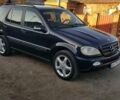 Синий Мерседес МЛ 270, объемом двигателя 2.7 л и пробегом 360 тыс. км за 7900 $, фото 1 на Automoto.ua