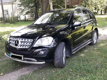 Мерседес МЛ 280 2009 в Ивано-Франковске на Automoto.ua Черный Мерседес МЛ 280, объемом двигателя 3 л и пробегом 300 тыс. км за 14500 $, фото 1 на Automoto.ua