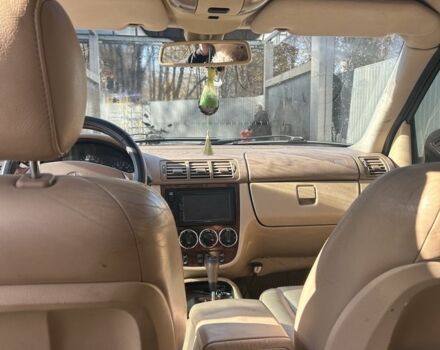 Черный Мерседес МЛ 320, объемом двигателя 3.2 л и пробегом 2 тыс. км за 7500 $, фото 5 на Automoto.ua