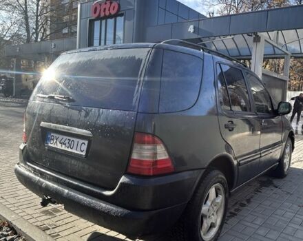 Черный Мерседес МЛ 320, объемом двигателя 3.2 л и пробегом 2 тыс. км за 7500 $, фото 3 на Automoto.ua