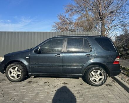 Черный Мерседес МЛ 320, объемом двигателя 3.2 л и пробегом 2 тыс. км за 7500 $, фото 1 на Automoto.ua